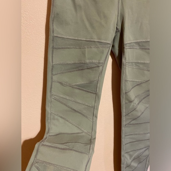 Lululemon legging - Picture 4 of 8